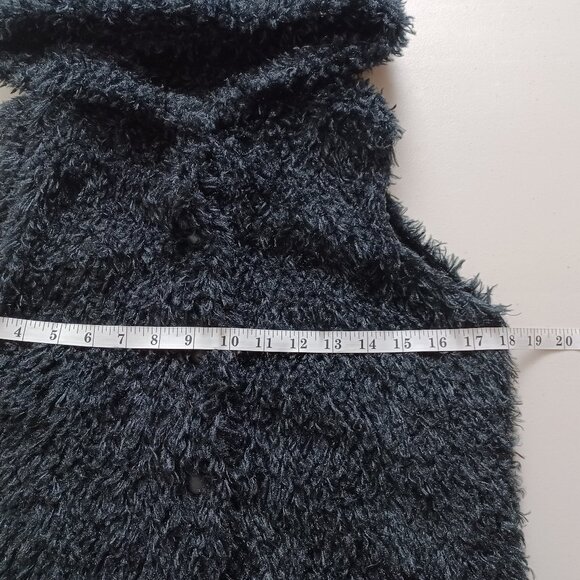Faux Fur Hooded Vest - Picture 8 of 12
